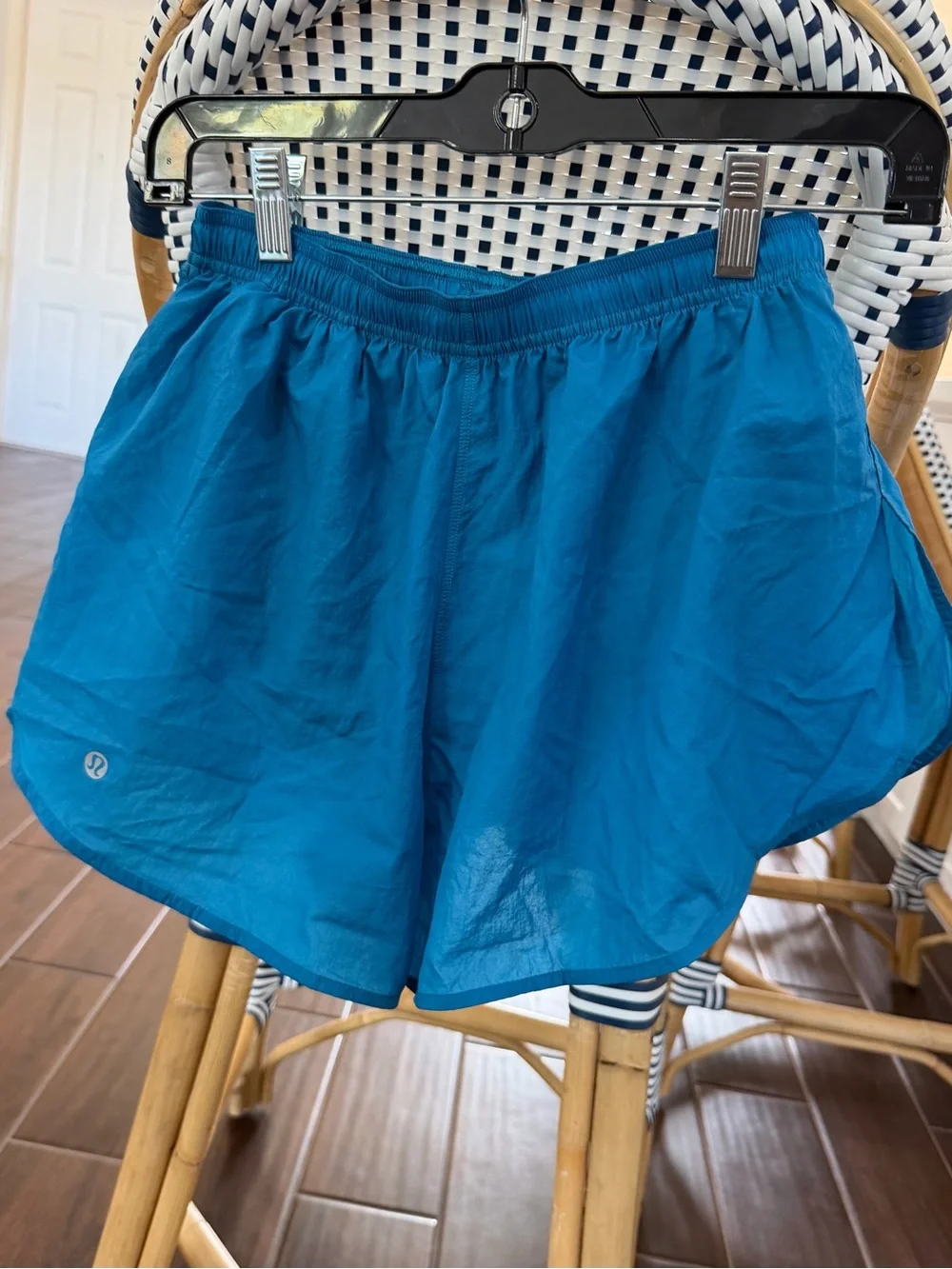NWT Lululemon Dolphin-Hem MR Run Short 3